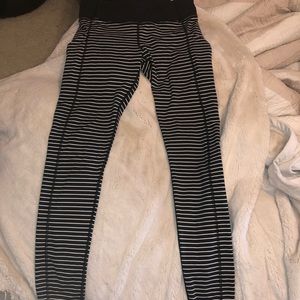 Lulu Lemon striped wunder under leggings size 6